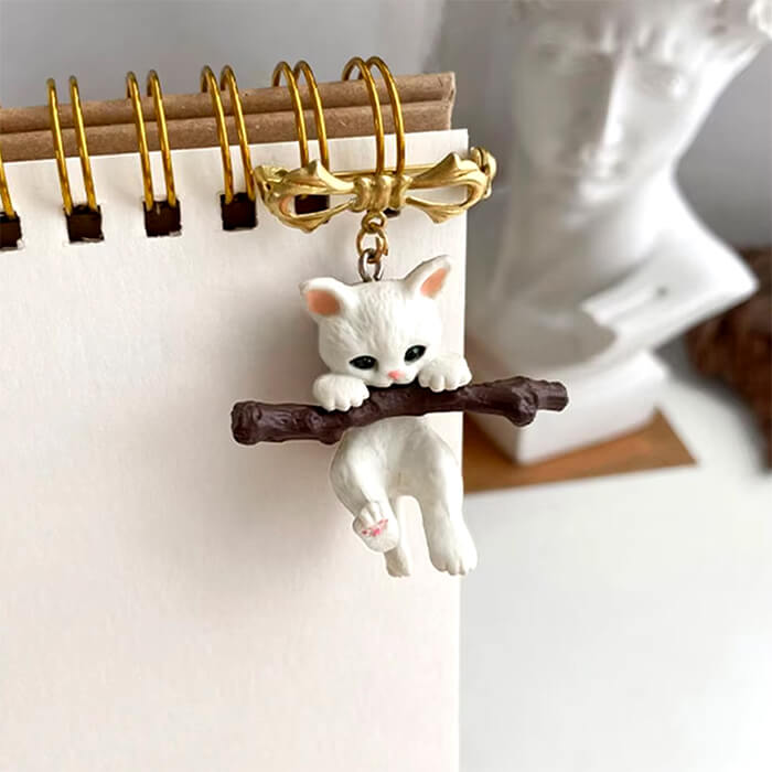 Kitty Brooch